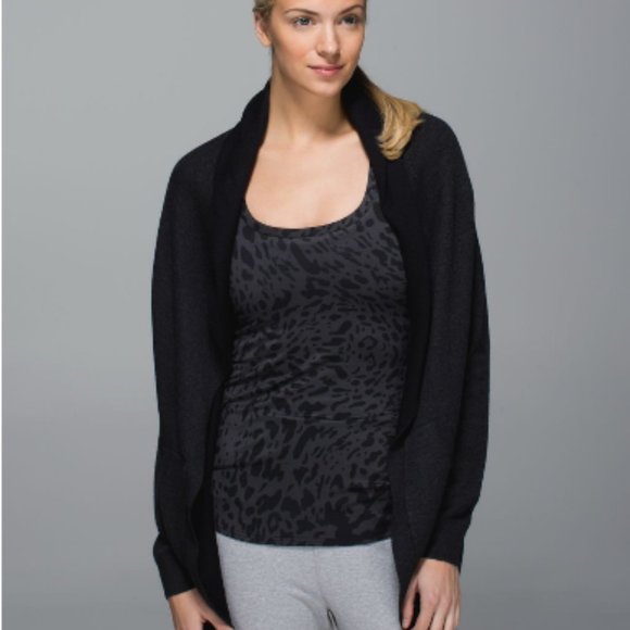 lululemon athletica Sweaters - Lululemon black Cabin Yogi Wrap cardigan hood sz 6
